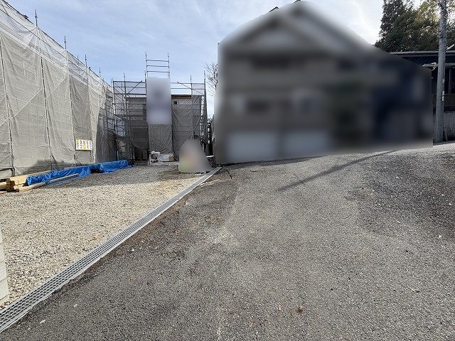 高槻市大和2丁目　新築一戸建　2号棟  前面道路