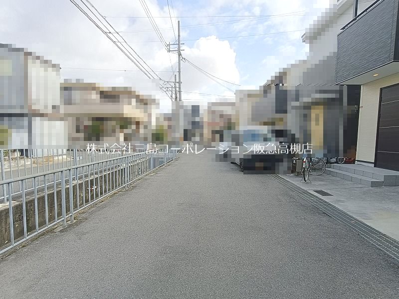 高槻市東五百住町2丁目　中古一戸建 現地写真（前面道路含む現地写真）