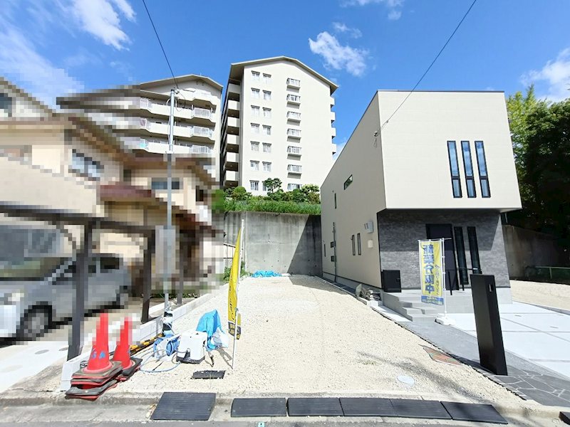 高槻市真上町6丁目　1号地　売土地  バス停「日吉台口」まで徒歩5分