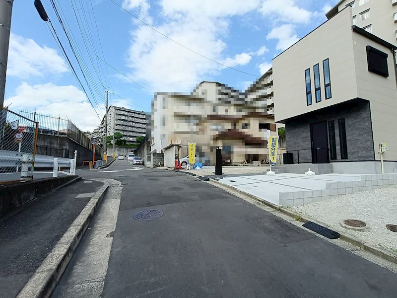 高槻市真上町6丁目　1号地　売土地  現地写真（前面道路含む現地写真）