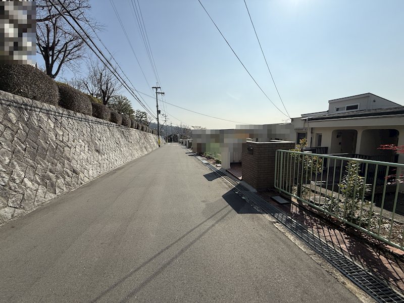 茨木市山手台4丁目　テラスハウス    現地写真（前面道路含む現地写真）