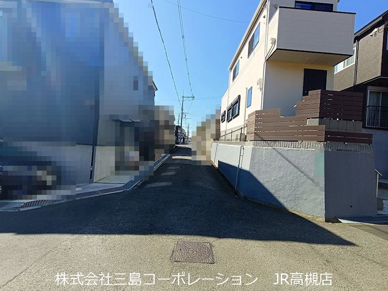 高槻市安岡寺町5丁目　中古一戸建 現地写真（前面道路含む現地写真）