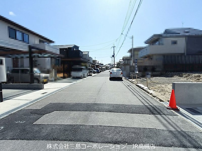 高槻市日吉台二番町　新築一戸建A号地 現地写真（前面道路含む現地写真）