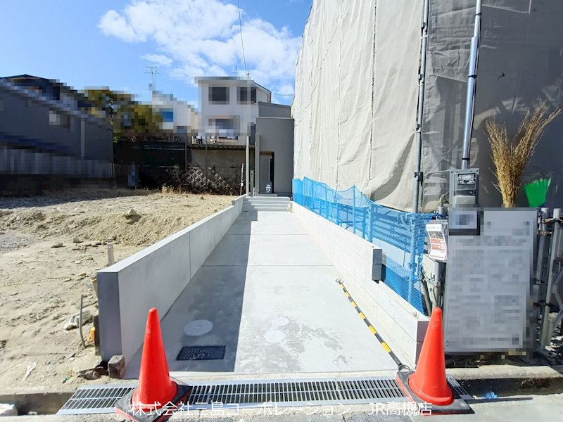 高槻市日吉台二番町　新築一戸建A号地 現地写真（前面道路含む現地写真）