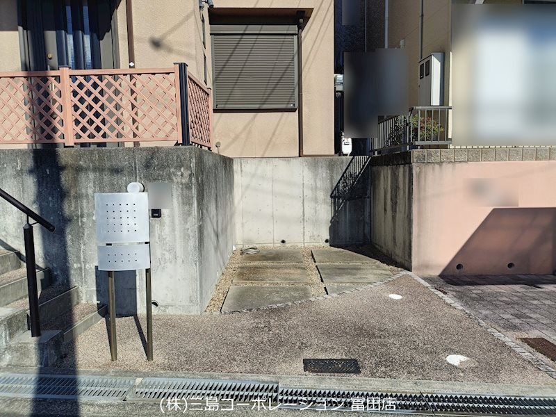 高槻市富田町6丁目　中古一戸建 駐車場