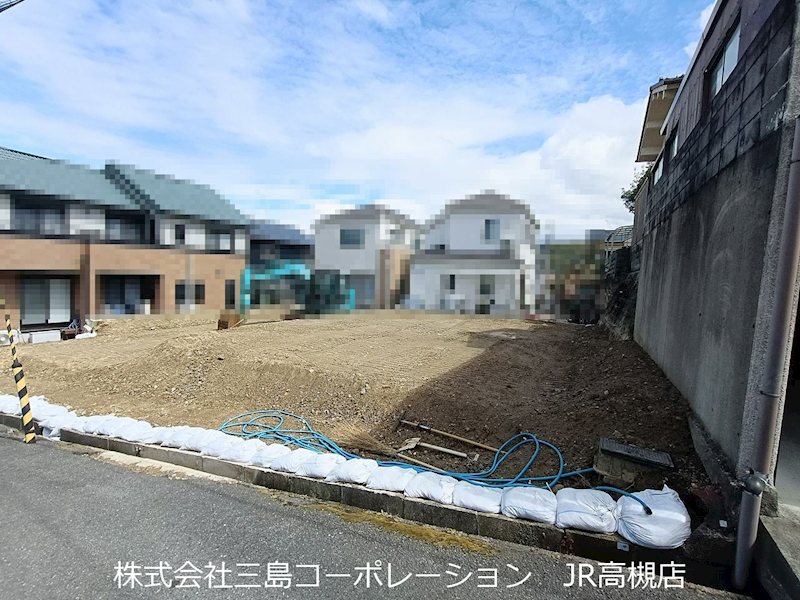 高槻市弥生が丘町　建築条件付売土地A号地 現地写真（前面道路含む現地写真）