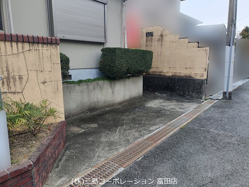 高槻市大和1丁目　中古一戸建 駐車場