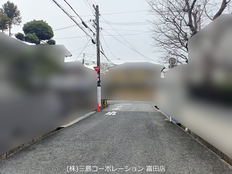 高槻市大和1丁目　中古一戸建 前面道路