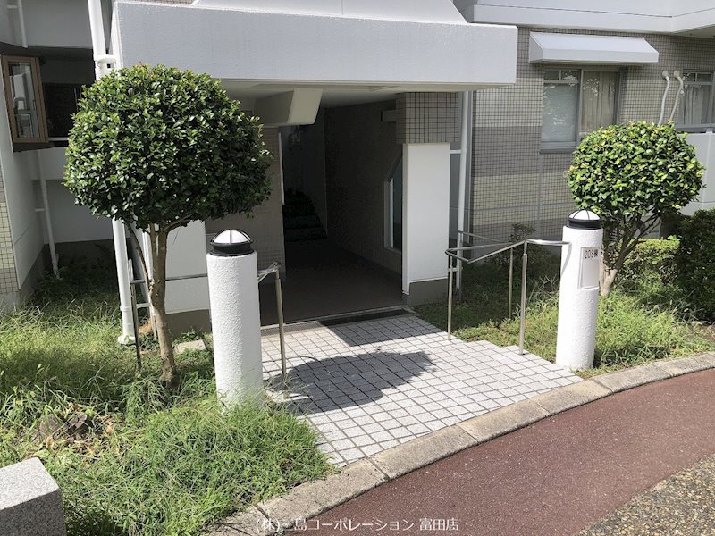 高槻阿武山二番街208号棟  エントランス