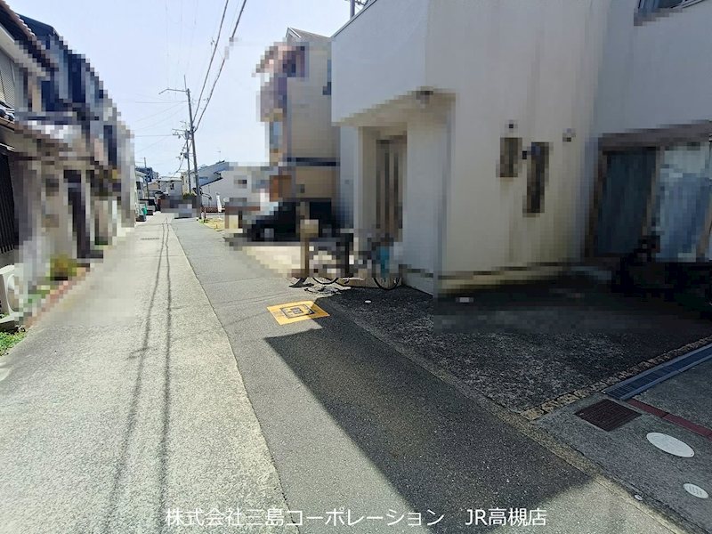 高槻市真上町3丁目　中古一戸建 現地写真（前面道路含む現地写真）