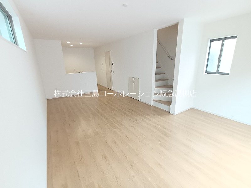 高槻市深沢町1丁目　新築一戸建 内観写真（リビング）
