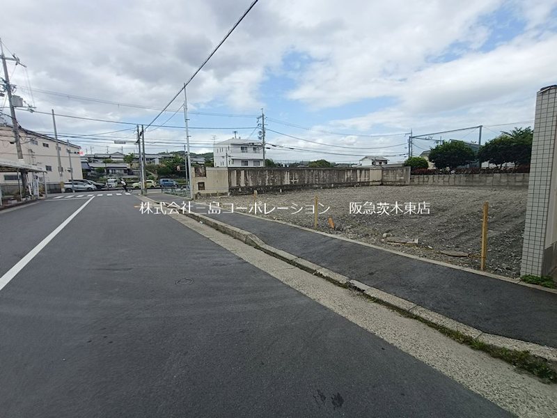 茨木市南安威2丁目　建築条件付売土地 3号地 現地写真（前面道路含む現地写真）