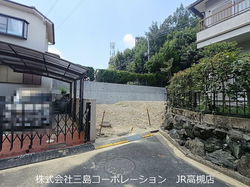 高槻市日吉台三番町　新築一戸建 現地写真（前面道路含む現地写真）