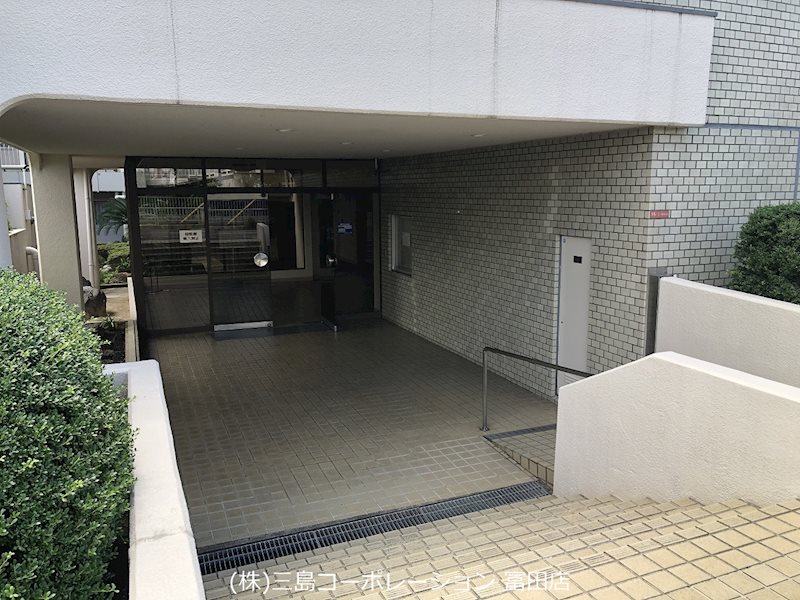 さんくれーる高槻二棟  エントランス