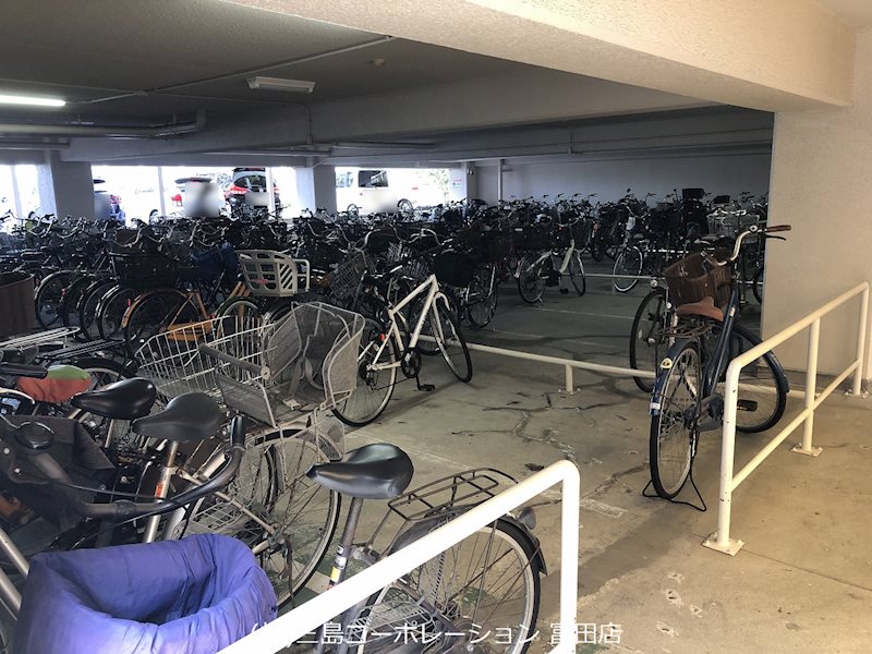 さんくれーる高槻二棟  自転車置場