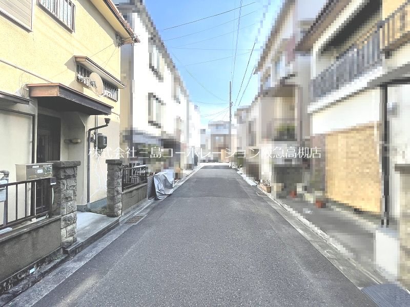 高槻市津之江町1丁目　中古テラスハウス 現地写真（前面道路含む現地写真）