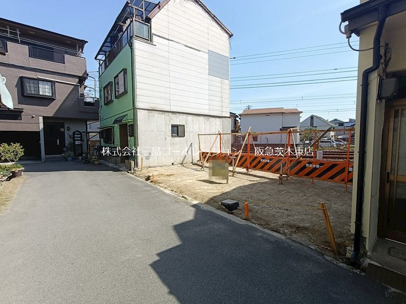 茨木市三島丘2丁目　建築条件付売土地 現地写真（前面道路含む現地写真）