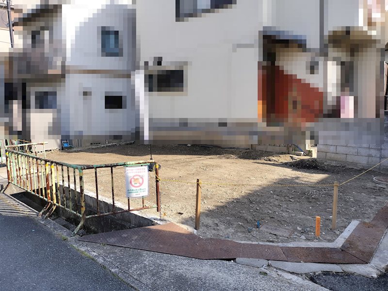北東角地