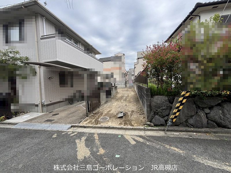 高槻市南平台1丁目　売土地 現地写真（前面道路含む現地写真）