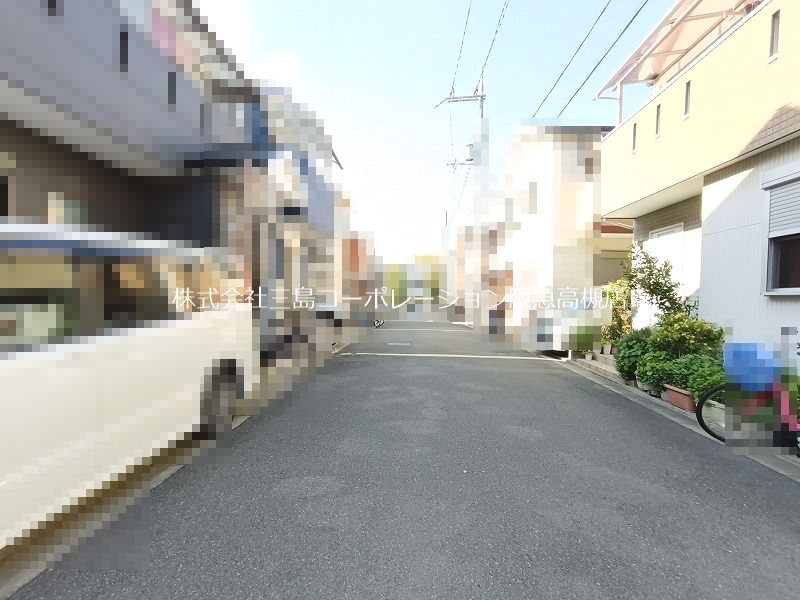 高槻市大塚町4丁目　中古一戸建 現地写真（前面道路含む現地写真）