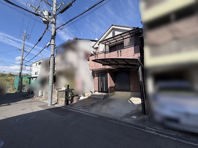 高槻市津之江町3丁目　中古一戸建 カーポート付きの一戸建て。閑静な住宅街で穏やかな暮らしを実現しませんか。ご内見予約受付中です。