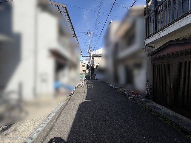 高槻市津之江町二丁目　中古テラスハウス（オーナーチェンジ） 前面道路含む