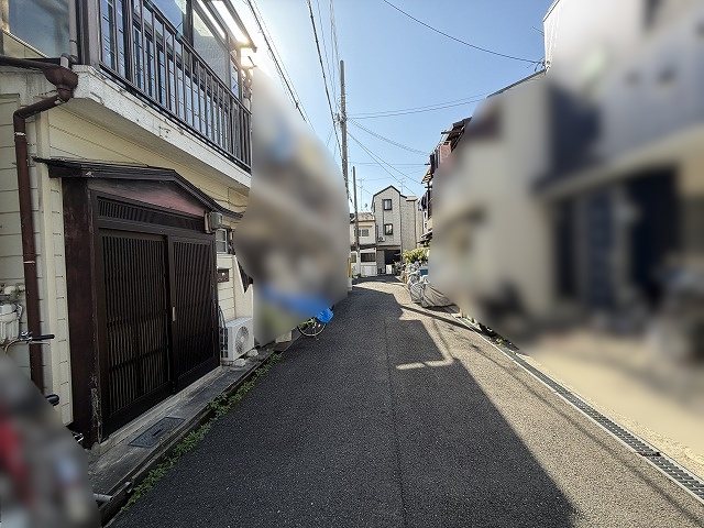 高槻市津之江町二丁目　中古テラスハウス（オーナーチェンジ） 前面道路含む