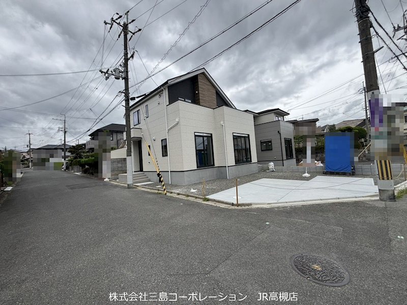 高槻市南平台2丁目　新築一戸建1号棟 現地写真（前面道路含む現地写真）
