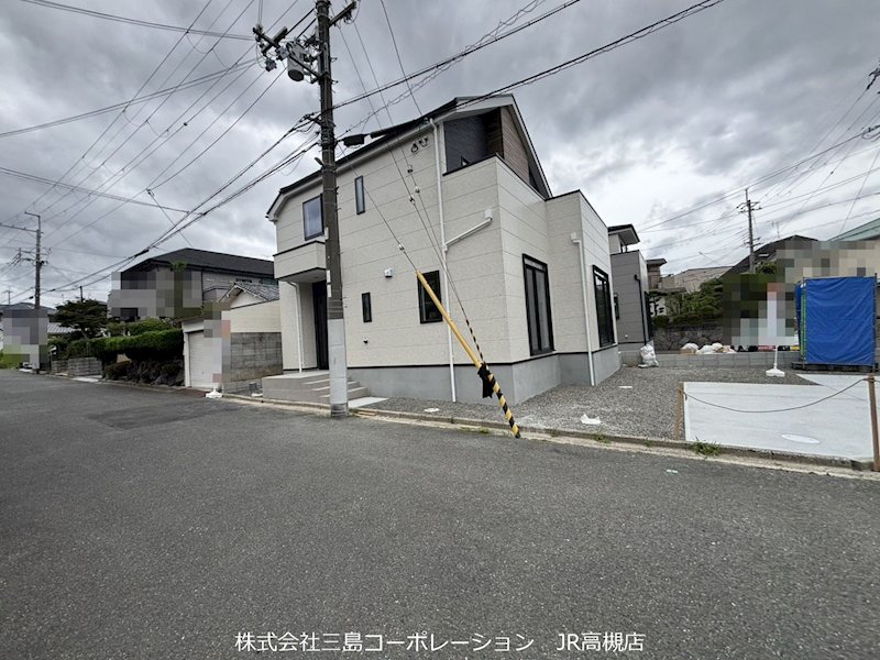 高槻市南平台2丁目　新築一戸建1号棟 現地写真（前面道路含む現地写真）