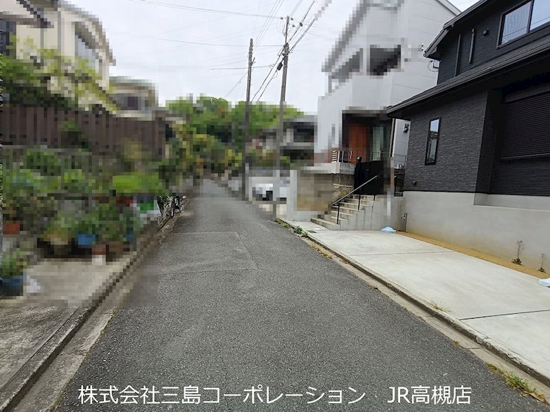 高槻市安岡寺町5丁目　中古一戸建 現地写真（前面道路含む現地写真）