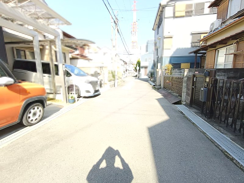 高槻市藤の里町 売土地  現地写真（前面道路含む現地写真）