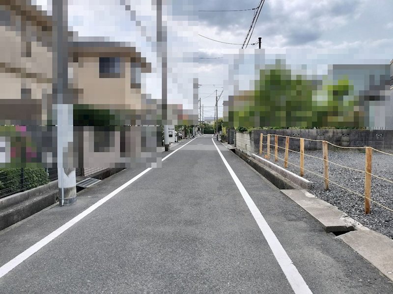 茨木市鮎川3丁目　売土地 現地写真（前面道路含む現地写真）