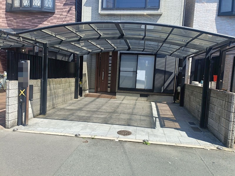 吹田市岸部北3丁目　中古一戸建 駐車スペース２台分　カーポート付き