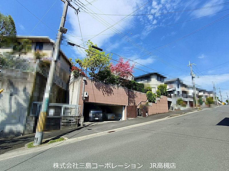 高槻市真上町6丁目　中古一戸建 現地写真（前面道路含む現地写真）