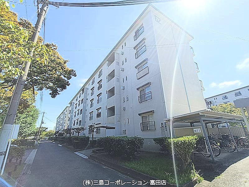 富田第二住宅62号棟   近隣に商業施設も充実　生活楽々