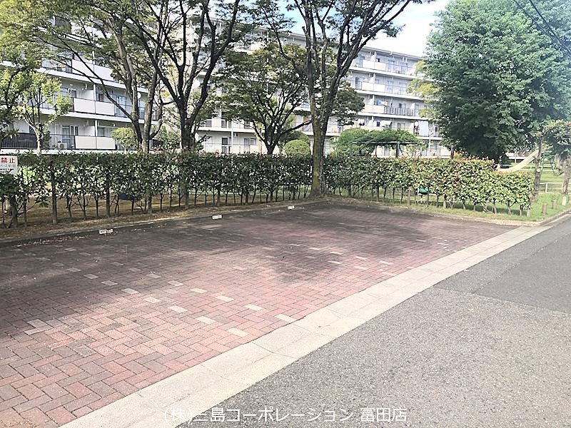 富田第二住宅62号棟   駐車場