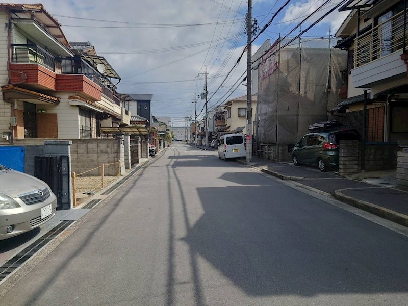 摂津市鶴野4丁目　売土地  現地写真（前面道路含む現地写真）