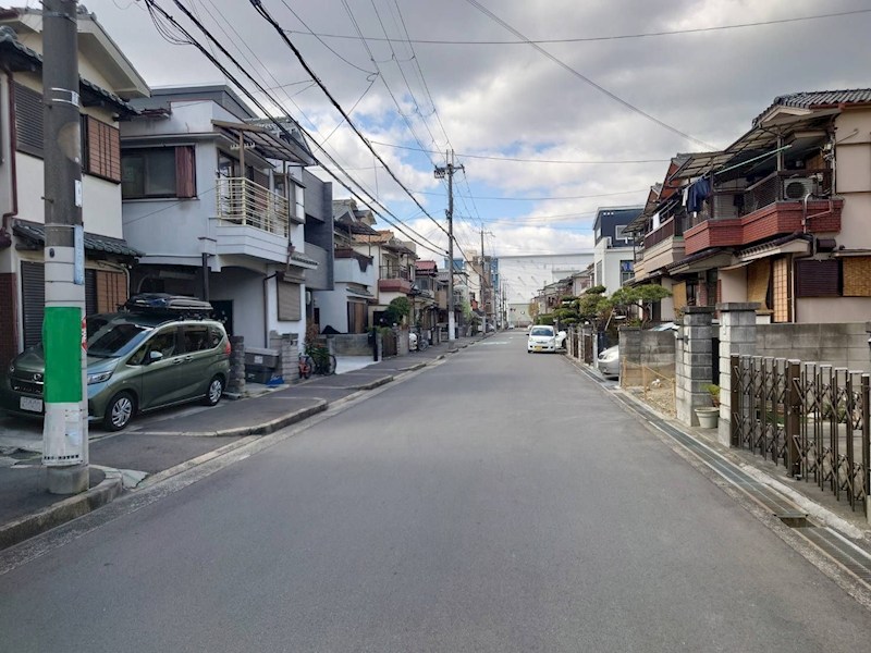 摂津市鶴野4丁目　売土地  現地写真（前面道路含む現地写真）