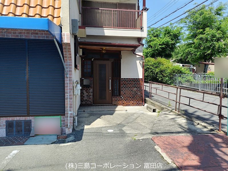 高槻市塚原1丁目　中古テラスハウス 玄関