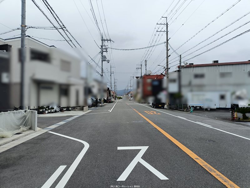 高槻市芝生町2丁目　中古一戸建 前面道路