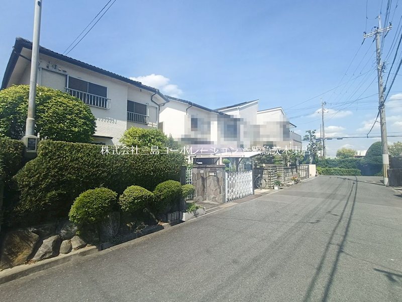 茨木市玉島台　売土地 現地写真（前面道路含む現地写真）