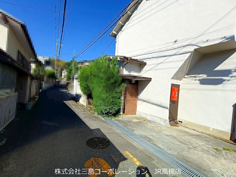 高槻市真上町4丁目　売土地 現地写真（前面道路含む現地写真）