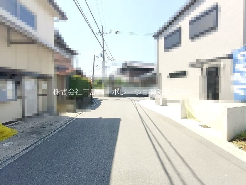 高槻市大冠町2丁目　売土地 現地写真（前面道路含む現地写真）