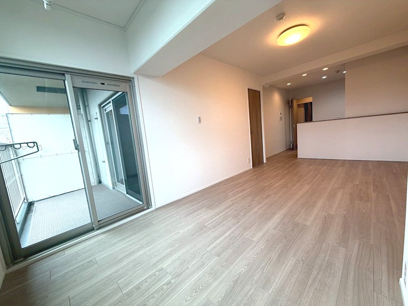 くずはセンチュリータウン４番館 南西側から採光のあるLDK約15帖
