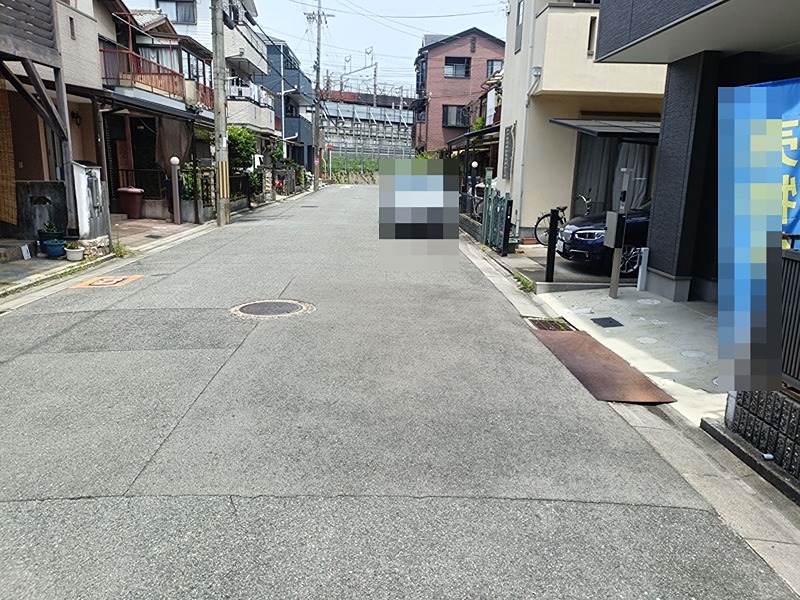 摂津市新在家1丁目　中古一戸建  現地写真（前面道路含む現地写真）