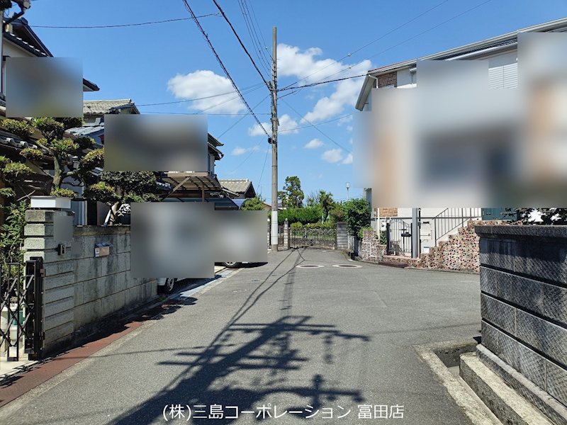 高槻市桜ヶ丘北町　中古一戸建 前面道路