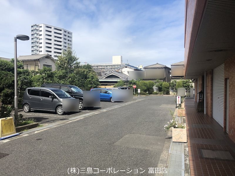 ライオンズマンション高槻  駐車場