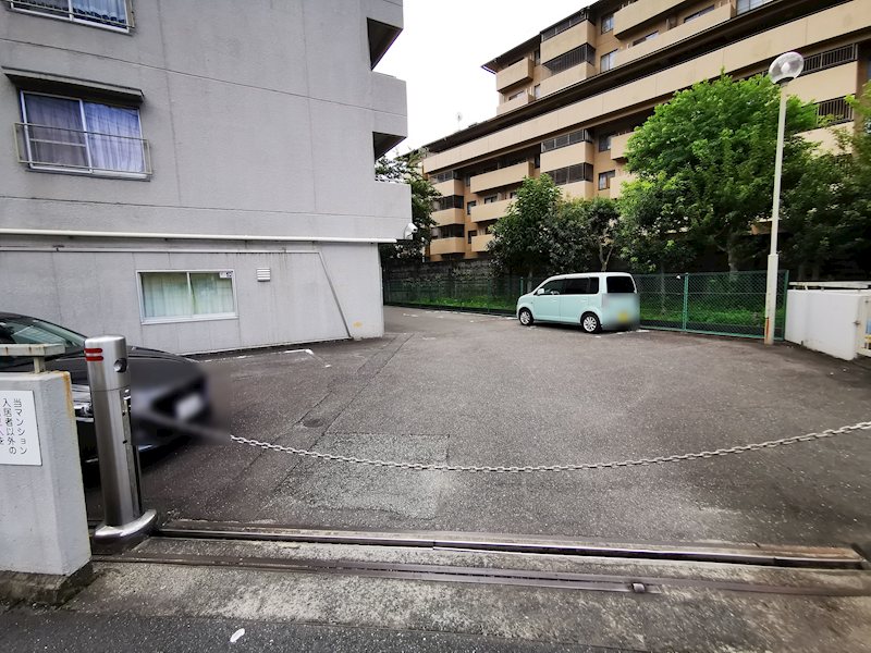 ライオンズマンション千里丘A棟  共用部写真（駐車場）