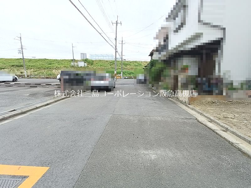高槻市芝生町1丁目　新築一戸建 現地写真（前面道路含む現地写真）