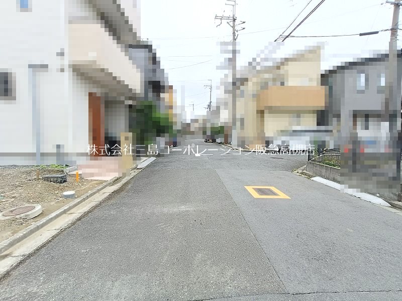高槻市芝生町1丁目　新築一戸建 現地写真（前面道路含む現地写真）